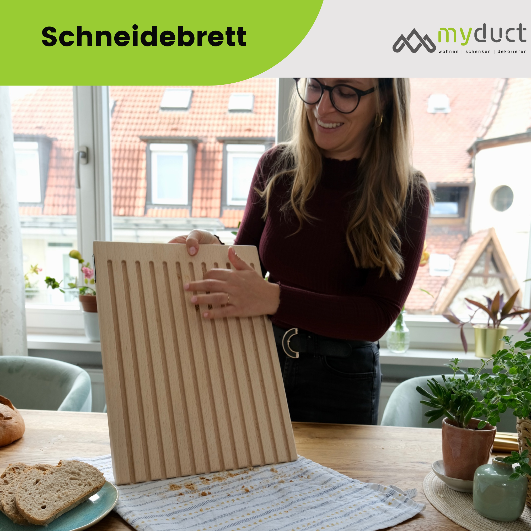 Brotschneidebrett aus Buche mit Krümmelrost 40 x 30cm mit Griffmulde